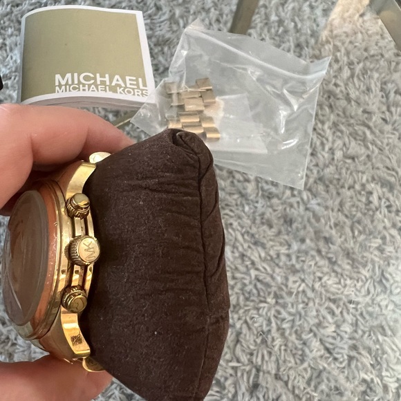 Michael Kors Watch - Picture 5 of 6